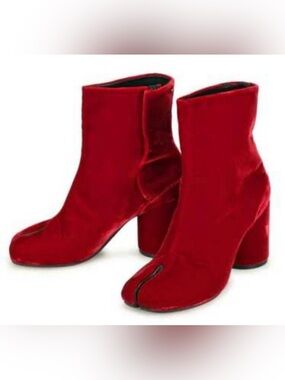 Martin Margiela Red Velvet Split-Toe Tabi Block Heel Ankle Boots - Women